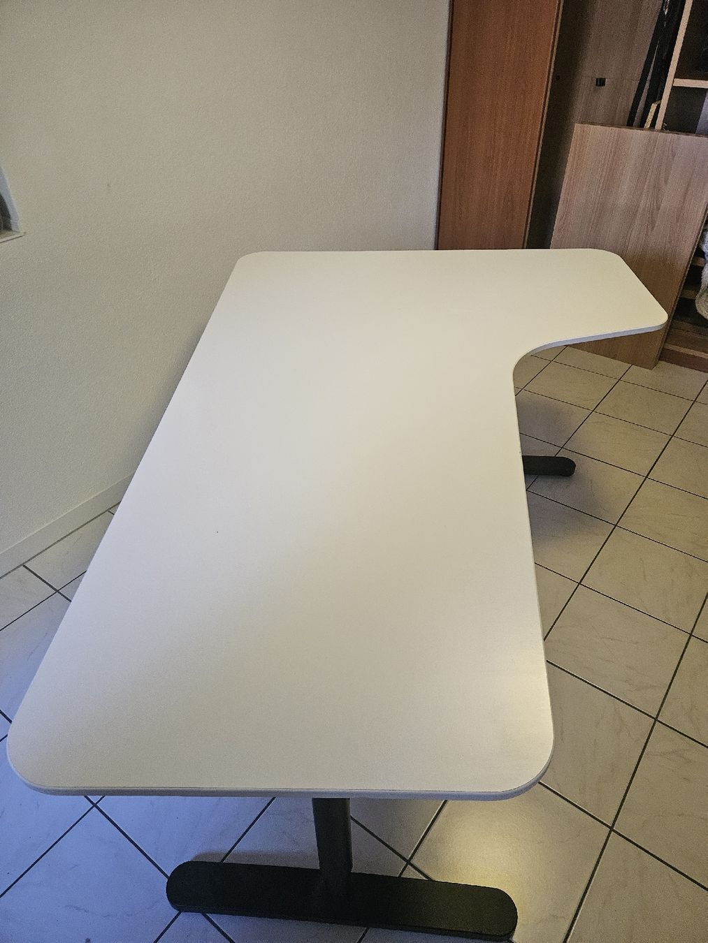 Ikea Bureaux: Schreibtisch - Ikea Bekant – D'occasion à Olten par Enea_c 1