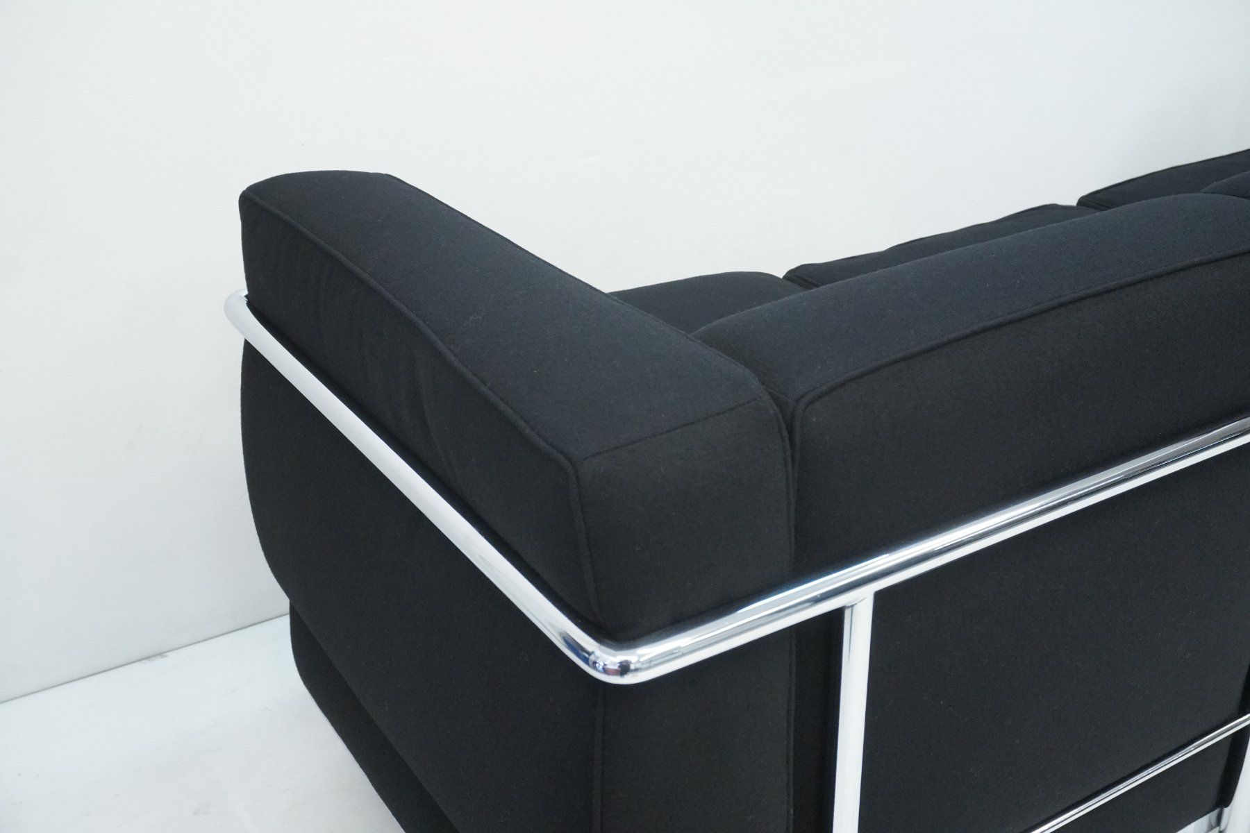 Cassina Divani: Cassina LC2 3er Sofa Le Corbusier Stoff schwarz – Usato da Bad Zurzach venduto da QLASSIQ 4