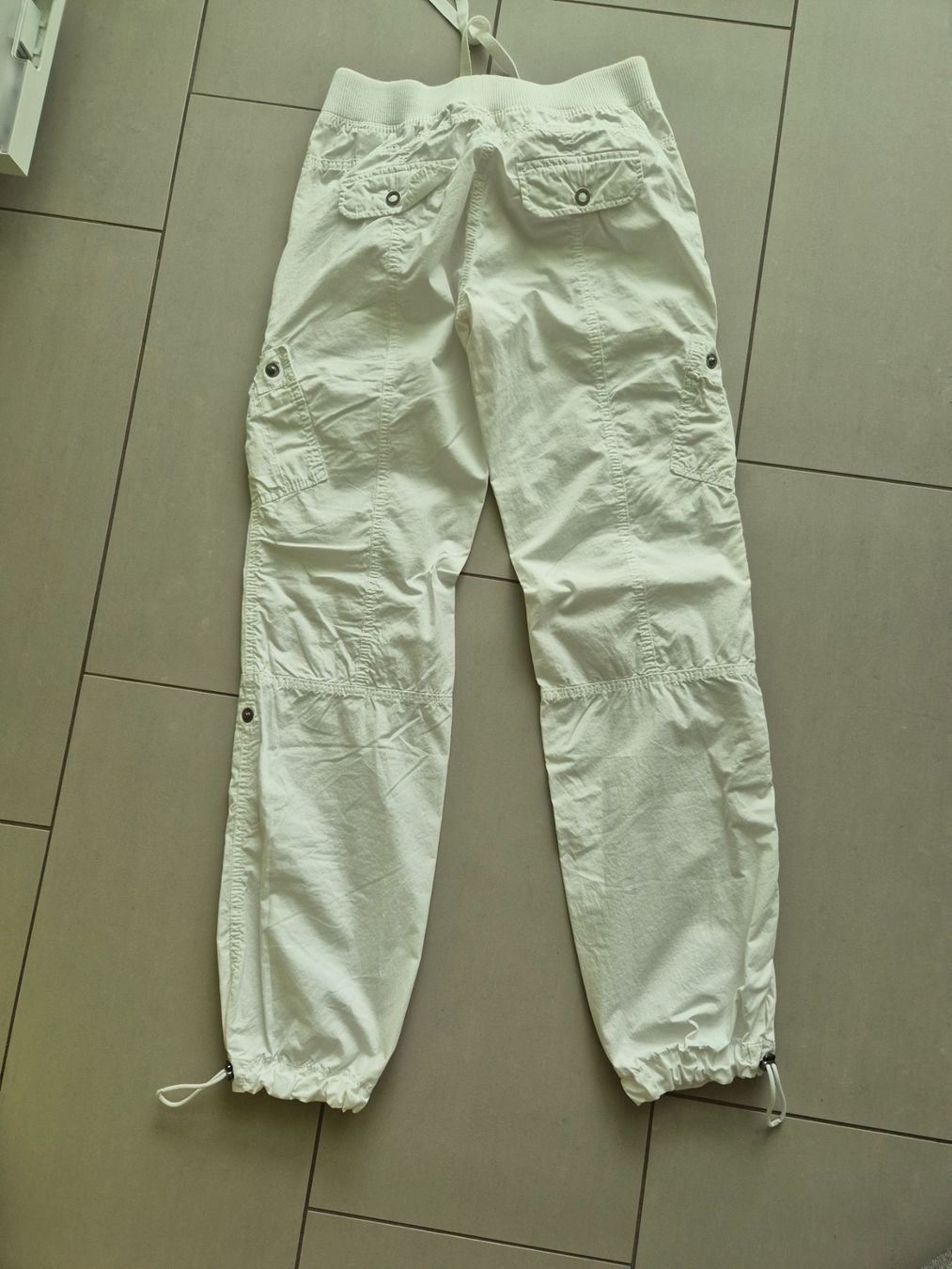 Esprit Pantaloni: ESPRIT Hose 36 – Usato da Oberentfelden venduto da Natallia. 1