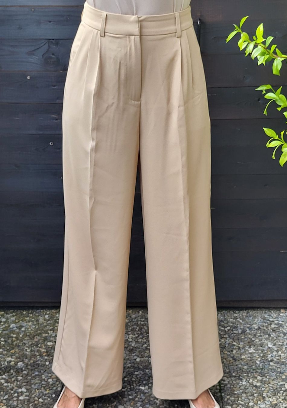 Pantaloni: Pantalon beige – Nuovo (secondo la descrizione) da Fribourg venduto da VictoriaShop7