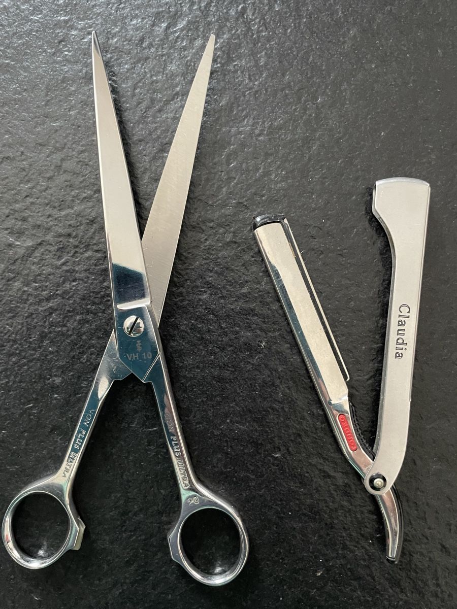 Taglio: Professionelle Coiffeur Schere und Rasiermesser-Set – Usato da Lindau venduto da Gybsi0