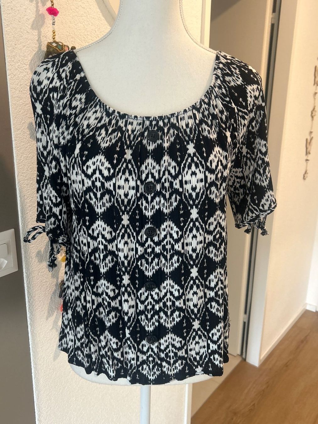 Camicette: Blusenshirt schwarz mit Muster von Chicorée Gr. M – Usato da Brunnen venduto da Nala2929