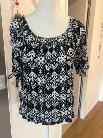 Blusenshirt schwarz mit Muster von Chicorée Gr. M