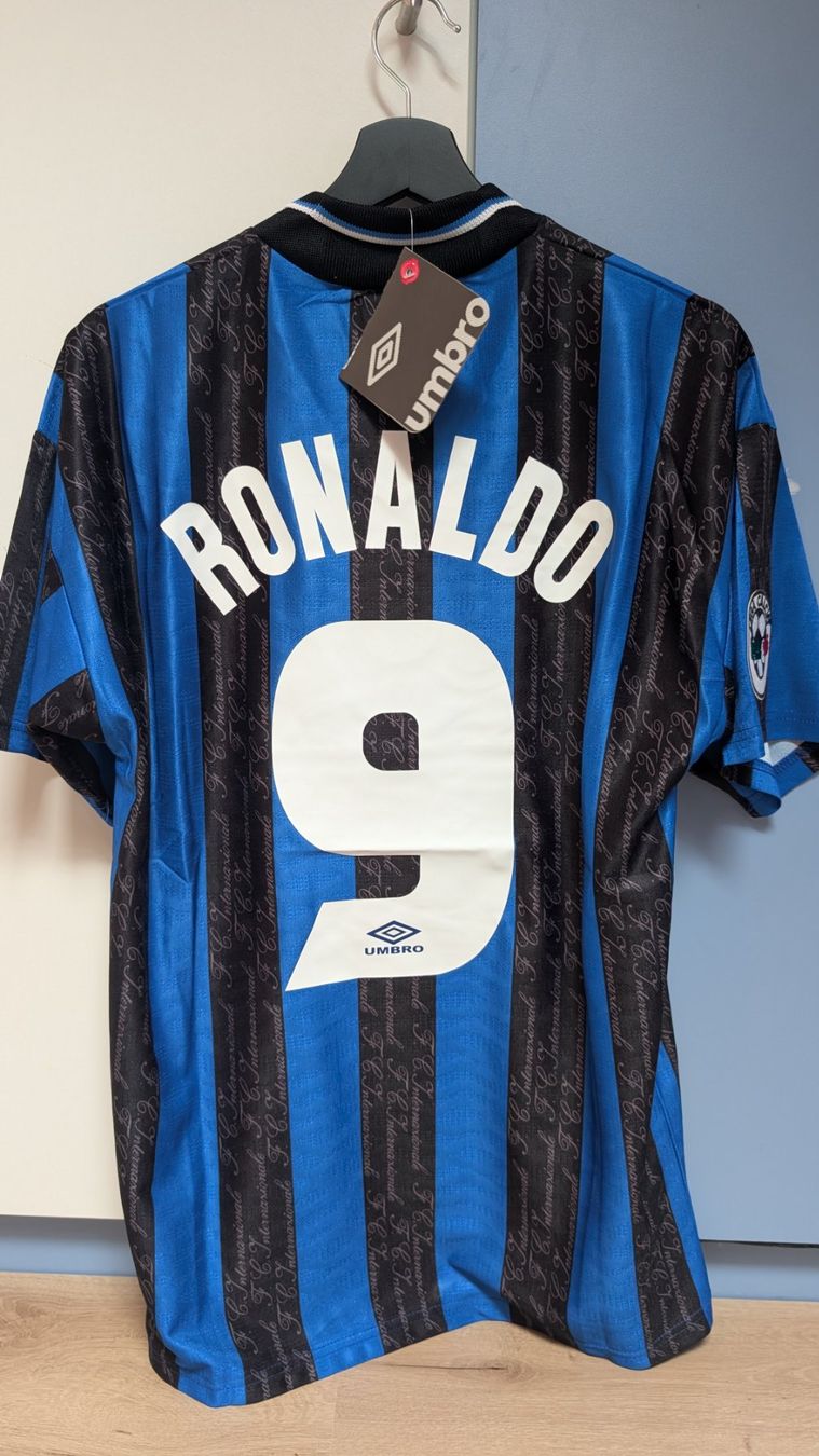 Canottiere & Pantaloni: Retro Inter Trikot -9 Ronaldo) – Nuovo e nell'imballaggio originale da Untersiggenthal venduto da fab_bq61 1