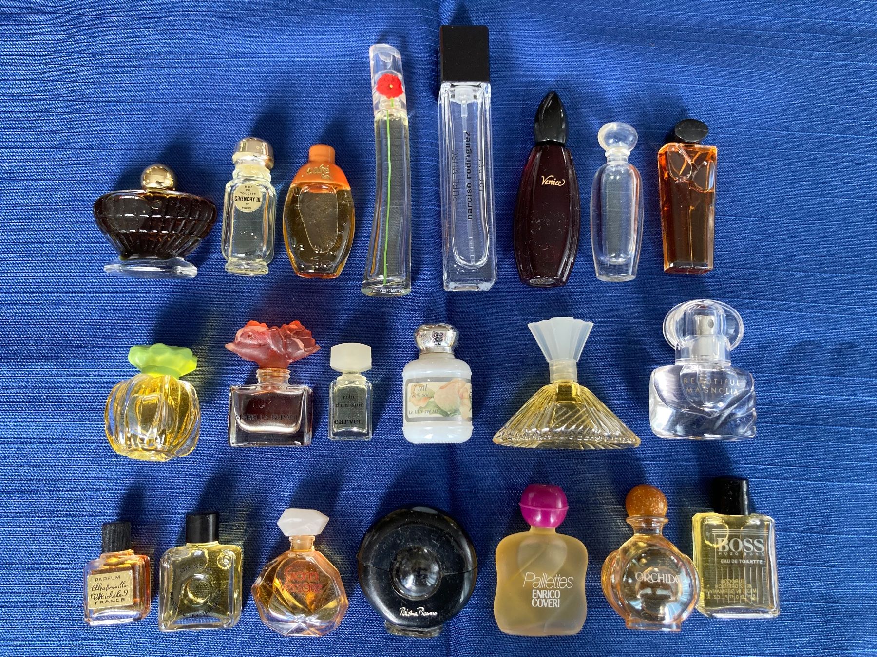 Flacons: 21 Sehr schöne Miniatur Parfum Fläschchen – Gebraucht aus Egg SZ von Schnuffi8 1