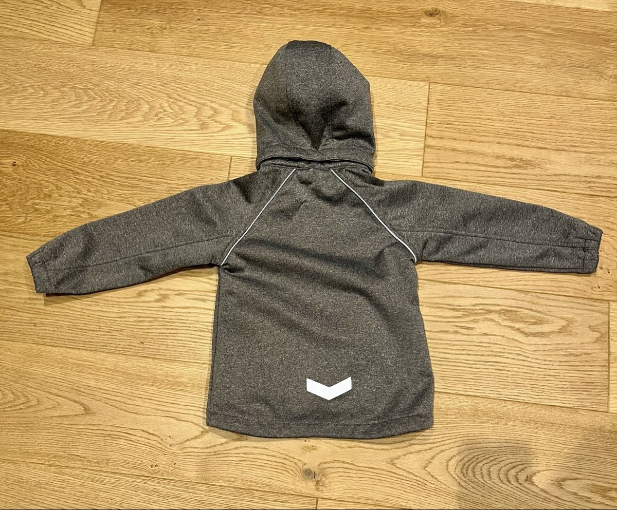 Giacche & Cappotti: Softshelljacke grau mit pinkem Futter Grösse 98 – Usato da Lampenberg venduto da SuisseStore 1