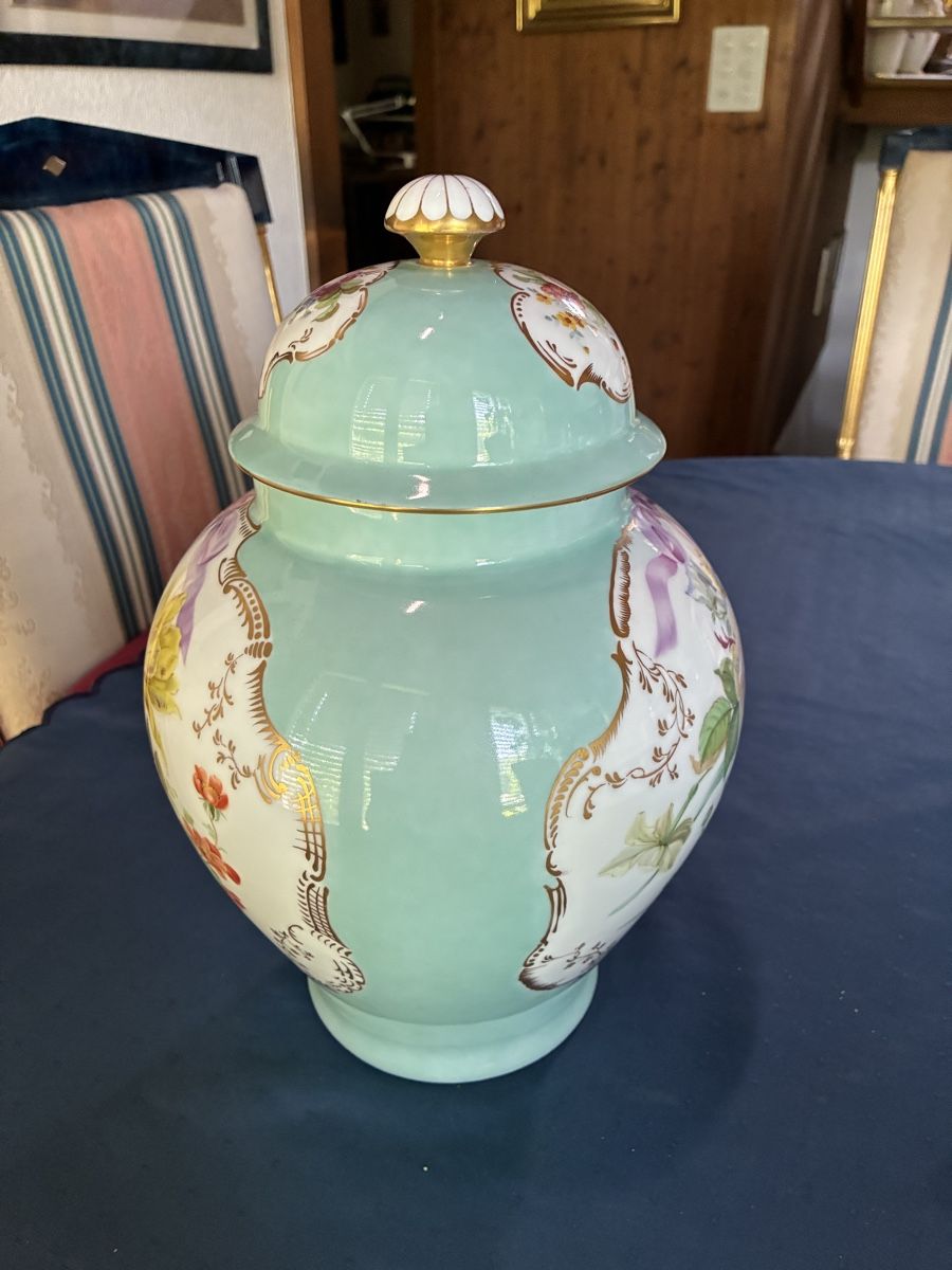 Thomas Vase & Récipients: Antike Deckelvase mit Blumenmalerei  – D'occasion à Dornach par Rosengarten 6