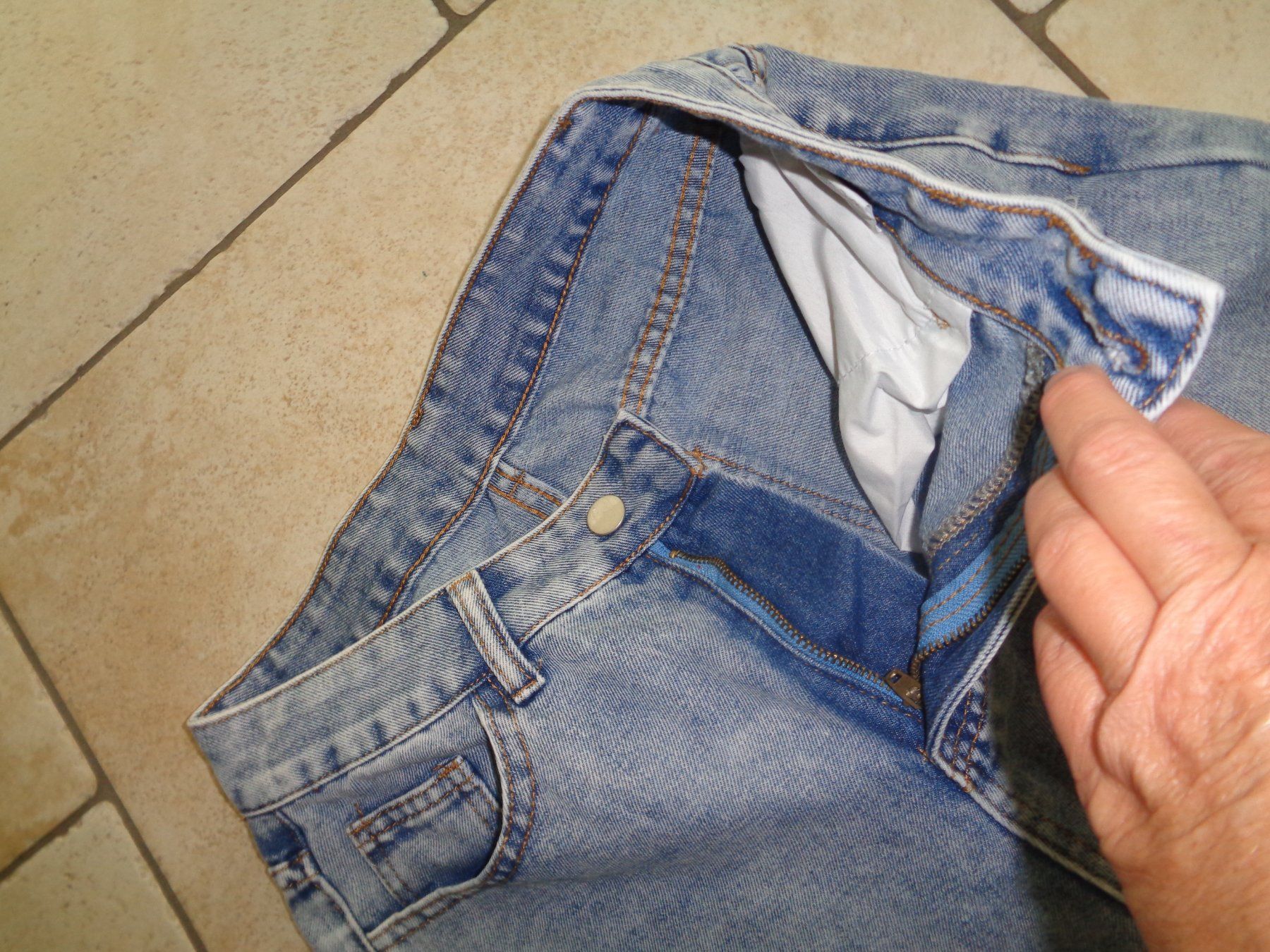 Jeans: Jeans  Grösse S/M – Gebraucht aus Kreuzlingen von Robi-2003 2