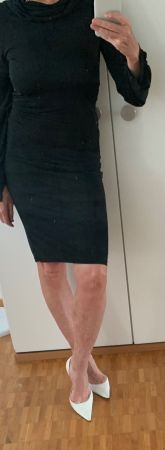 KLEID Eine Weibliche Inszenierung....