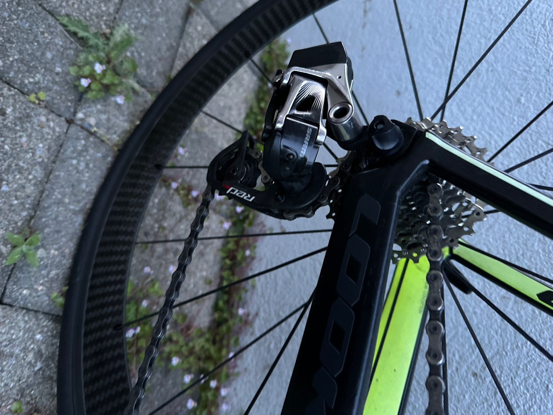 Look Vélos: LOOK 795 AerolightFluo Edition–High-End Carbon–SRAM Red eTap – D'occasion à zürich par Eltons 2
