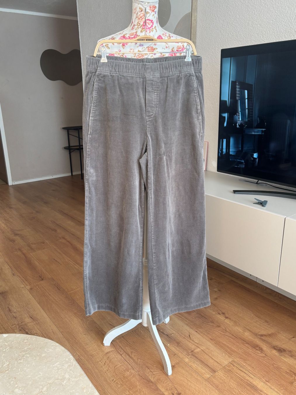 Opus Hosen: Opus Marlenehose Cord Baumwolle – Gebraucht aus St. Margrethen SG von dijanaO 2
