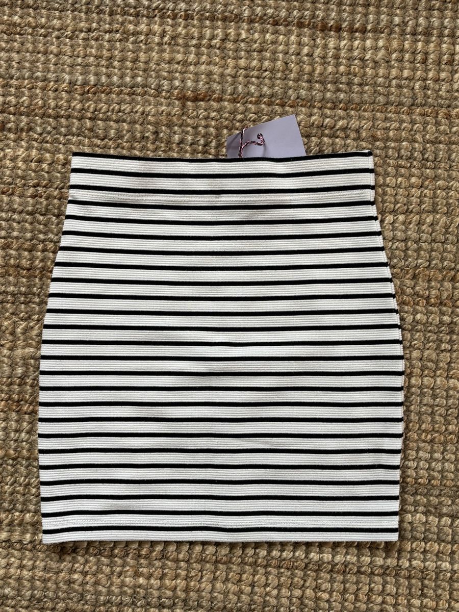 Jupes: Jupe Forever 21 – D'occasion à Neuchâtel par cam_lf7y 2