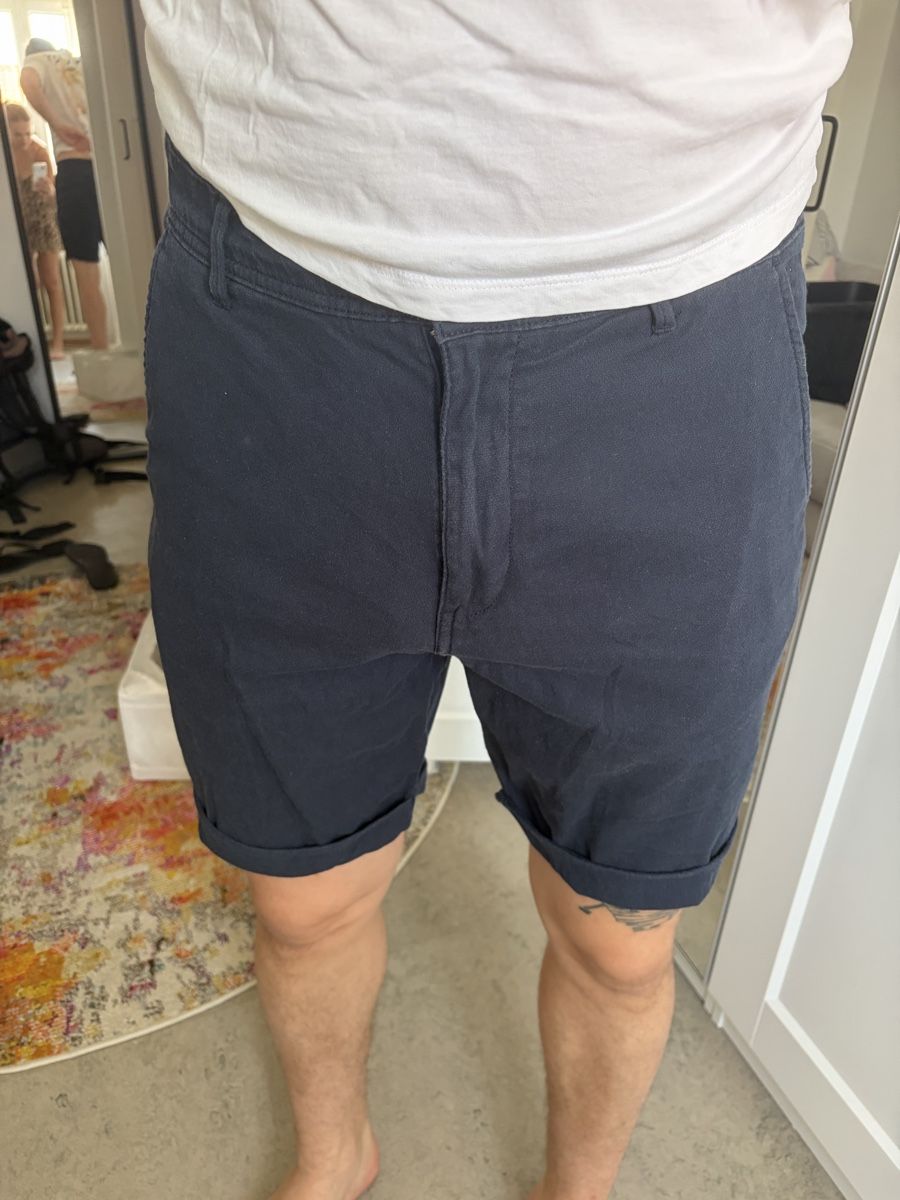 Pantalons: Herren Shorts dunkelblau  – D'occasion à Sevelen par sarah_selina 1