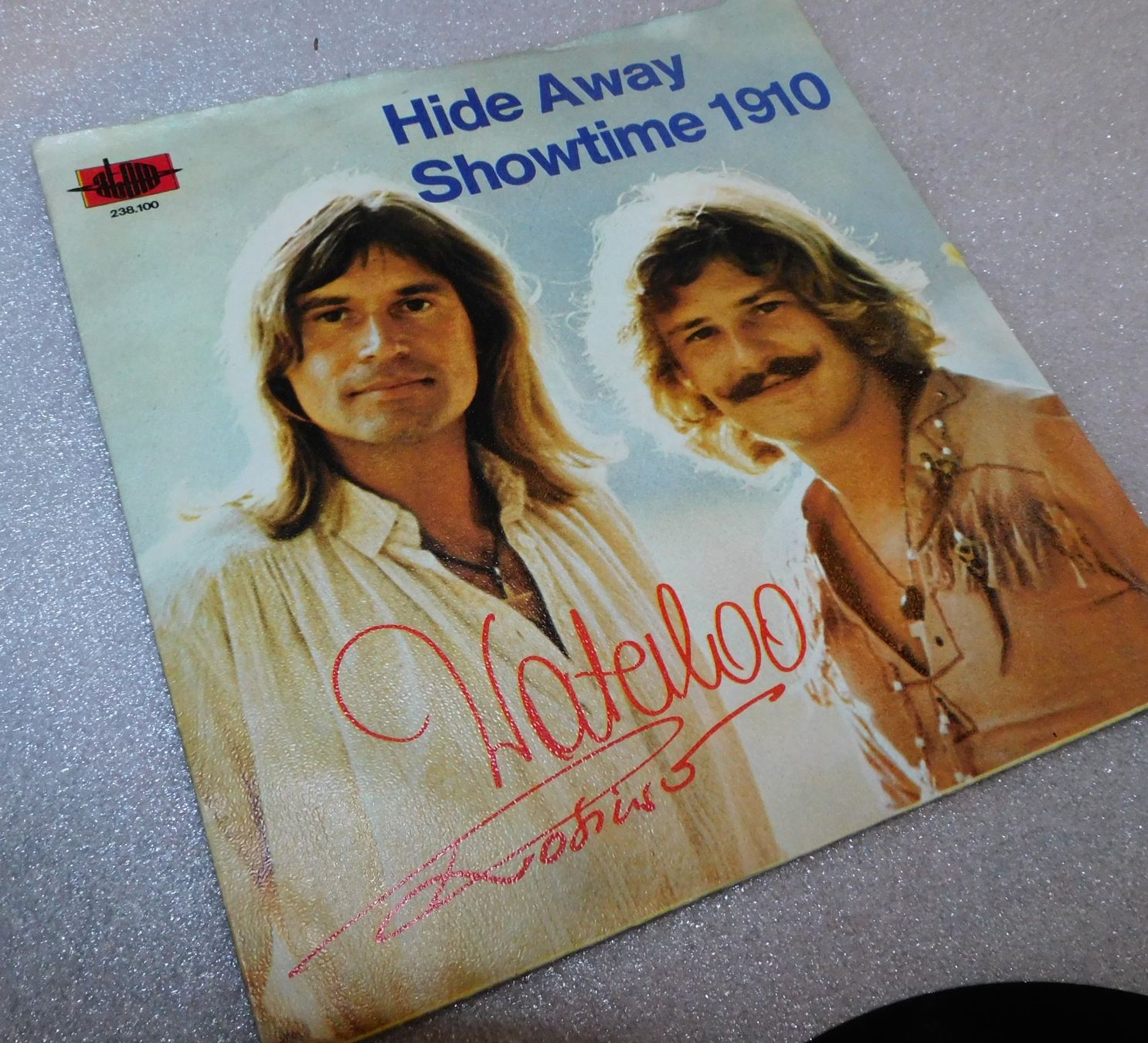 Dischi in vinile: Single 1977 - Waterloo & Robinson   Single 1979 Tom Morrow – Usato da Sursee venduto da 76 6