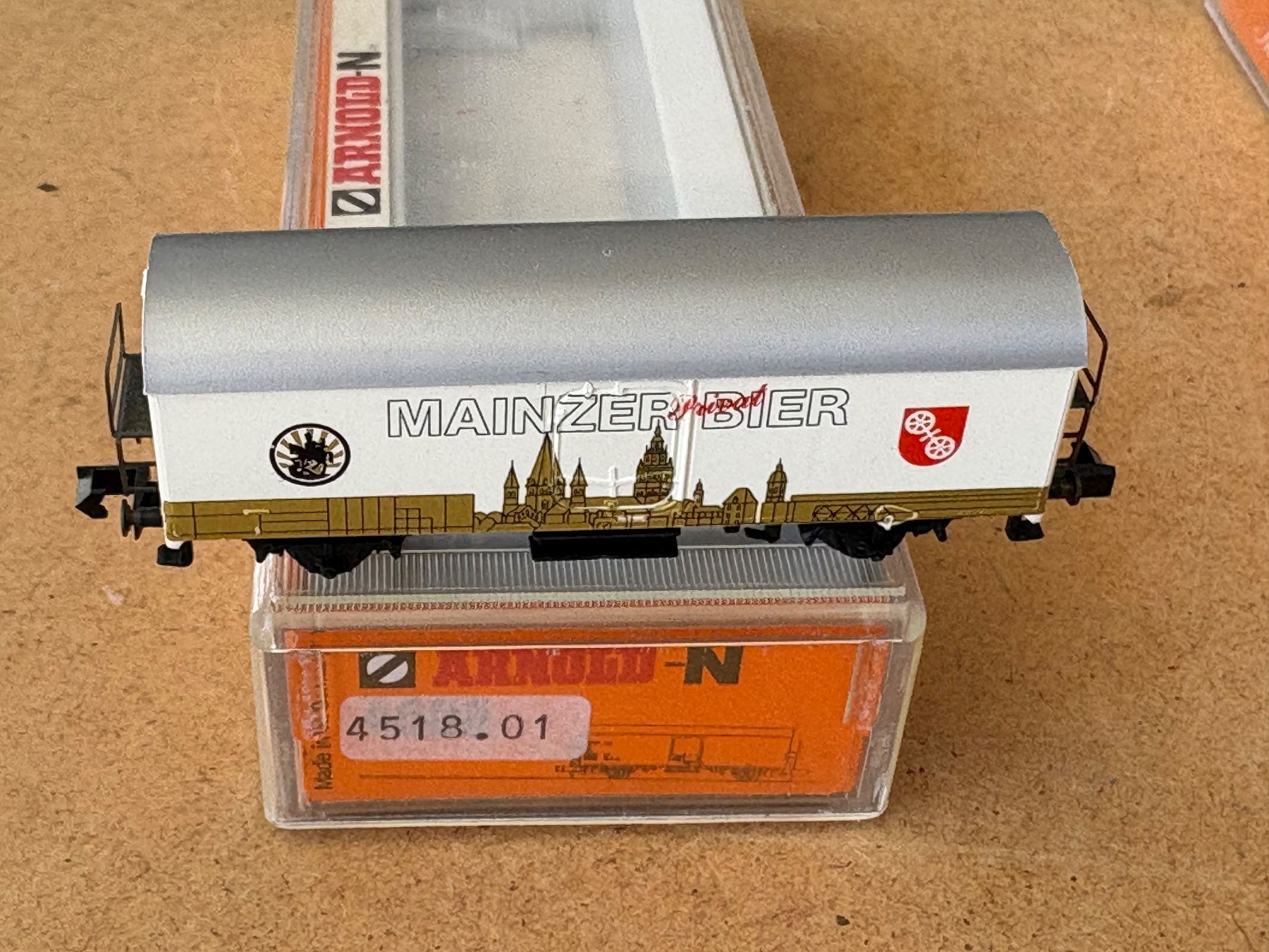 Arnold Modellini di ferrovie: Arnold 4518-01 Guterwagen Bier – Nuovo (secondo la descrizione) da Hauterive NE venduto da eriamch