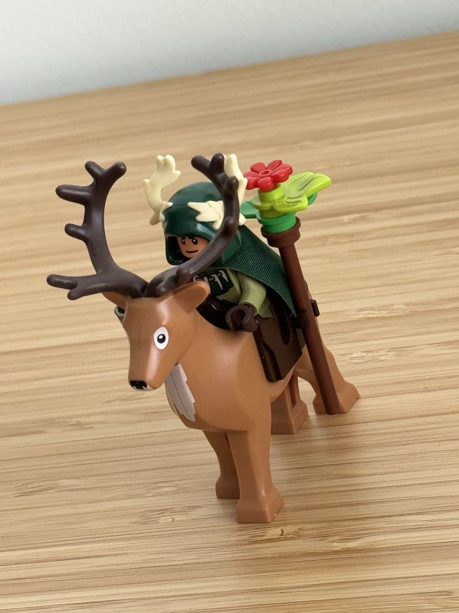 Lego Statuette: Lego Minifigur Halfling Druid mit dem Hirsch – Usato da Neuhausen am Rheinfall venduto da Laghi 3