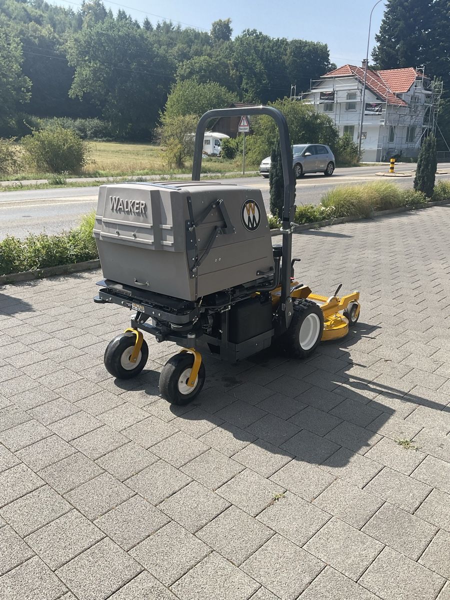 Tondeuses à gazon: Aufsitzmäher Walker T27iH Zeroturn – D'occasion à Suhr par mvrv 1