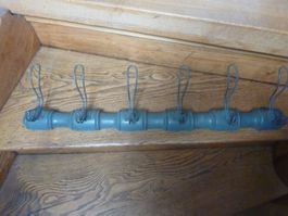 Garderobe antik, mit sechs Metall-Haken Holz Jugendstil