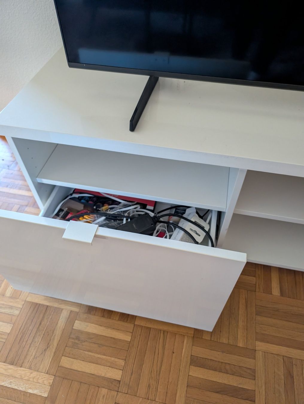 Ikea TV Möbel: TV-Möbel – Gebraucht aus Zürich von Raling 2