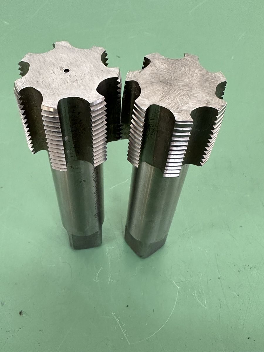 Tutti gli attrezzi: 2x HSS Gewindebohrer, threading tap, M50x3. – Usato da Aarberg venduto da SNMachines 4