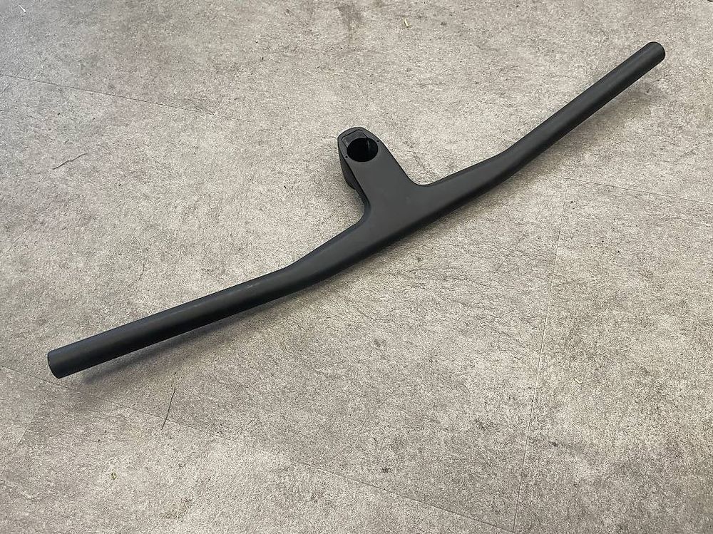 Guidon Plat Carbone VTT - 31,8 Mm - Largeur 680-720 Mm - 130g - Brillant