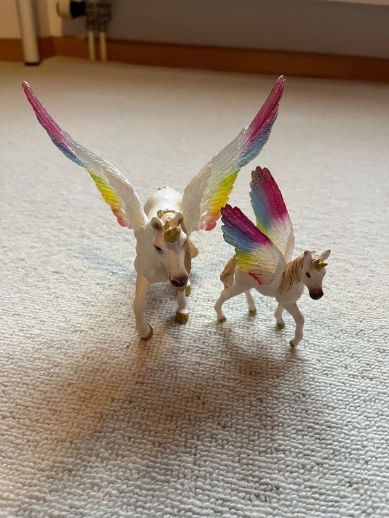  Schleich: 2 Einhorn mit Flügel (Gebraucht) in Rünenberg für CHF 9 – mit 