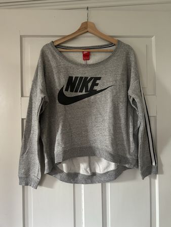 Nike Damen Pullover grau mit Streifen Grösse M