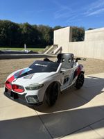 BMW M8 GTE Kinder Elektroauto mit Fernbedienung & Ladegerät