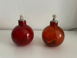 2 rote Glas Öllichter