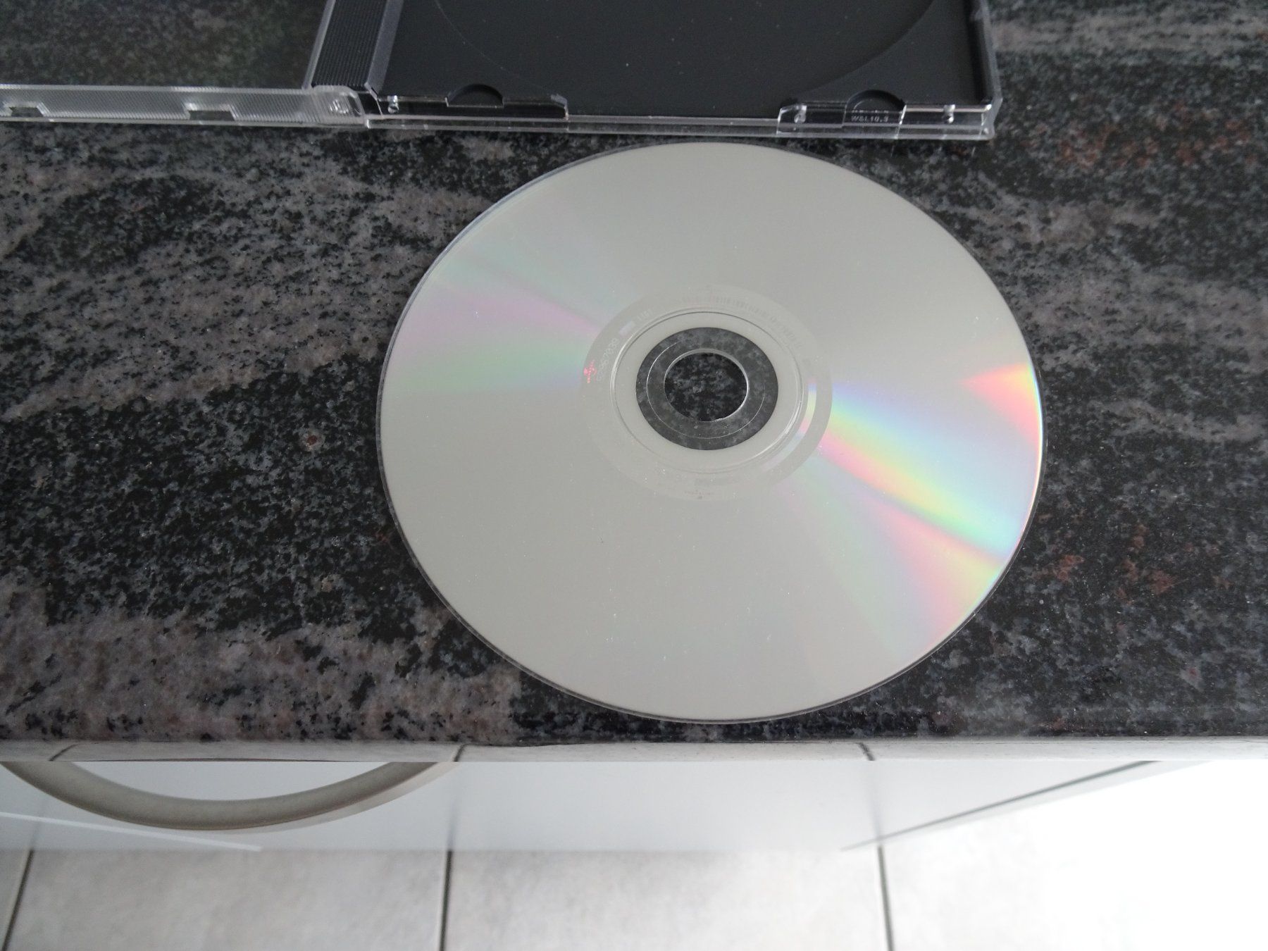 CD: Die kleine Hexe Teil 1+2/  Total 2 CD.  CD kontrolliert io – Usato da Zürich venduto da Roulet 1