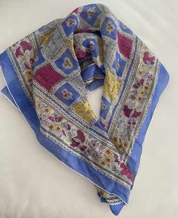 Seiden Foulard 🌸