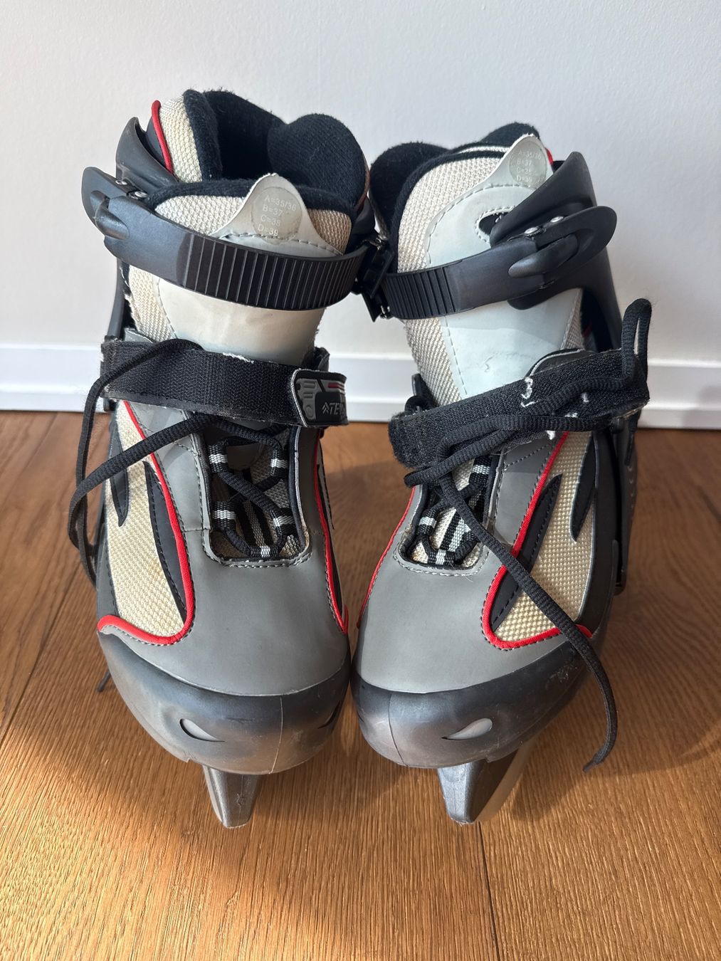 Patins à glace: TECNO PRO SCHLITTSCHUHE – D'occasion à Zürich par SWKA 2