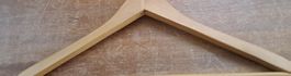 Kleiderbügel Holz mit Metallhaken guter Zustand