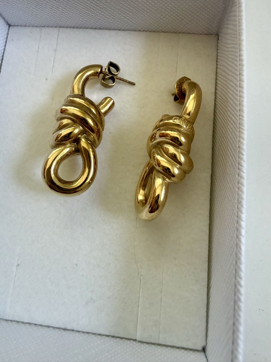 Guess Orecchini pendenti & Orecchini a lobo: Guess Ohrringe im Knoten-Design – Nuovo (secondo la descrizione) da Winterthur venduto da spaccafunnu86