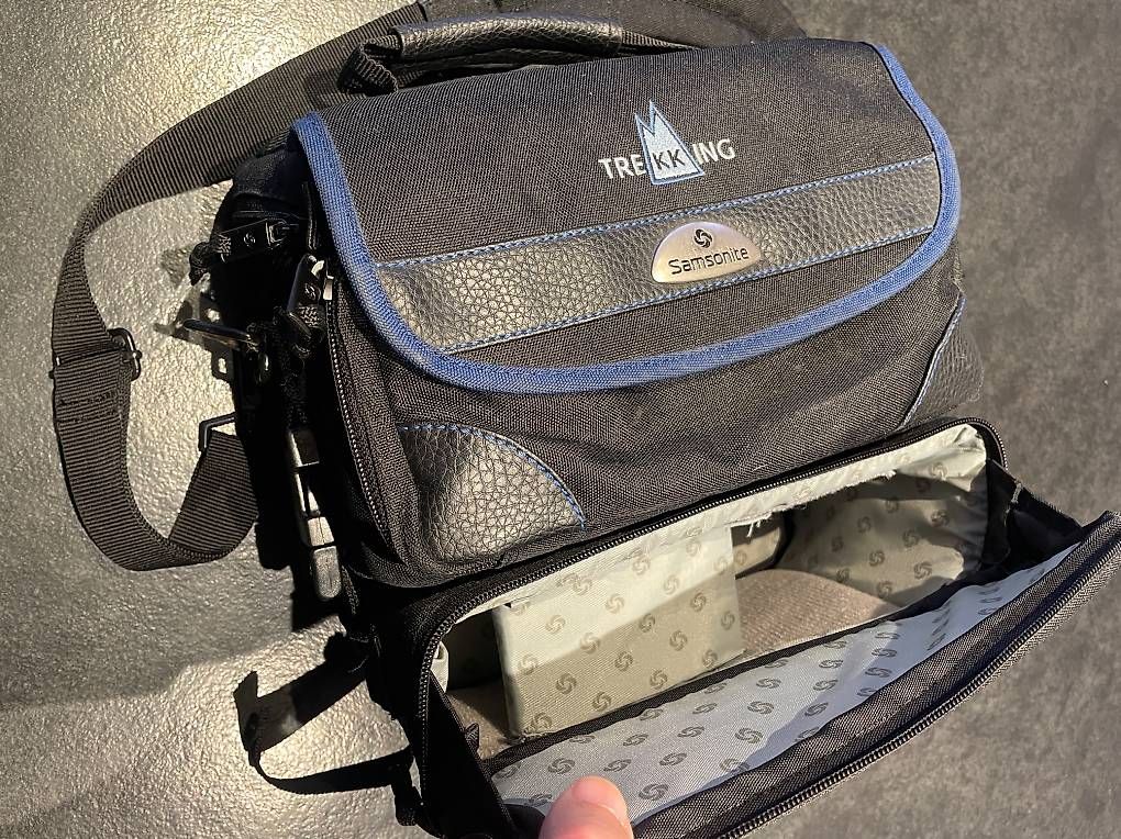 Sacs: Samsonite Trekking Kameratasche – D'occasion à Niederrohrdorf par S056 2