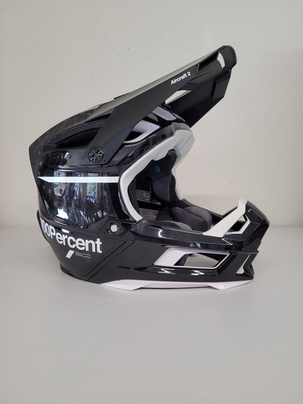 Caschi: 100%  Aircraft 2 Helmet black/white M – Nuovo e nell'imballaggio originale da Giswil venduto da mai_k7x7