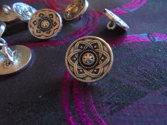 Boutons: 10 edle Knöpfe Tibetsilber rund – D'occasion à Hinwil par Glasperlen 2