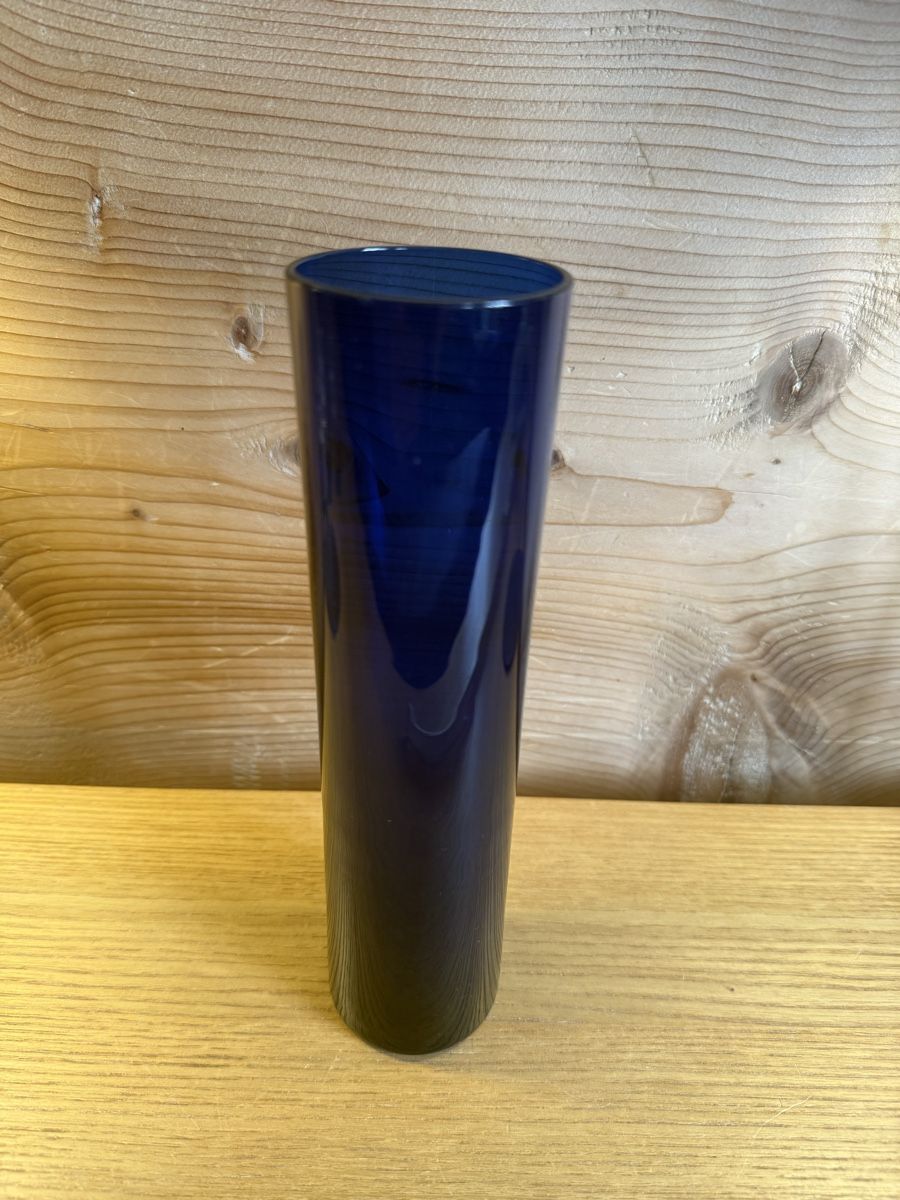 Vase & Récipients: alte blaue Vase – D'occasion à Amden par vipernatter