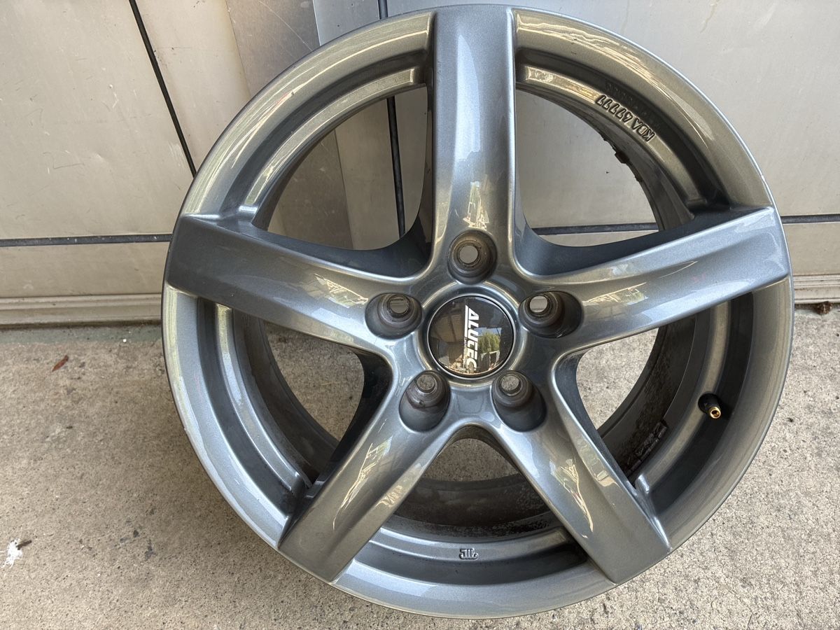 Volkswagen Cerchioni: 4Jante alu 5 branches gris anthracite  – Usato da Lully FR venduto da myr_pzt8 4