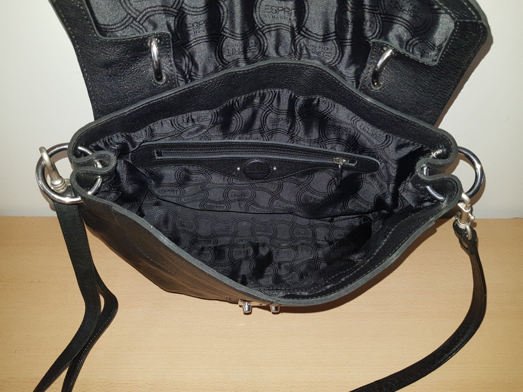 Esprit Sacs femmes: Esprit Collection Ledertasche – D'occasion à Basel par Birs868 5