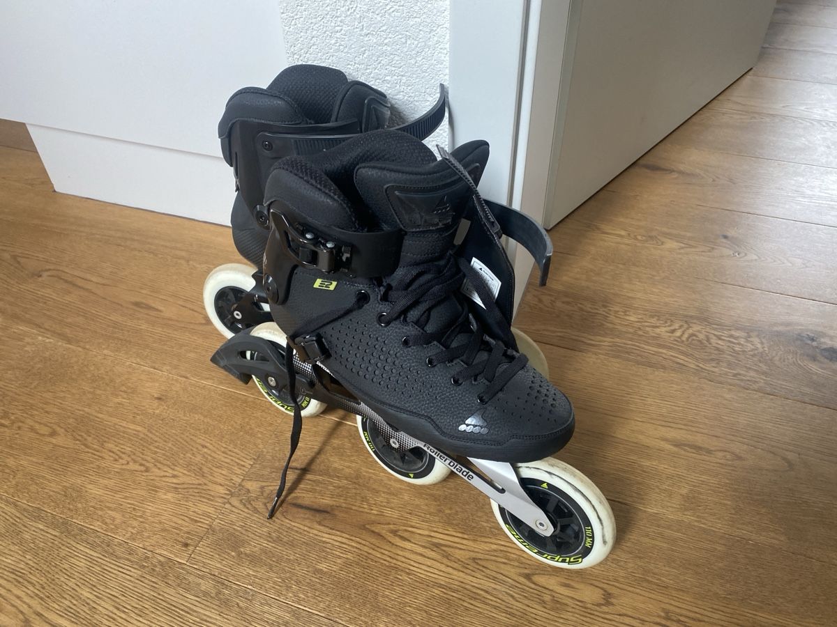 Pattini in linea & Pattini a rotelle: Rollerblade Macroblade 110 3WD, Top Zustand, Grösse 43 – Nuovo (secondo la descrizione) da Ammerzwil BE venduto da higgsboson02