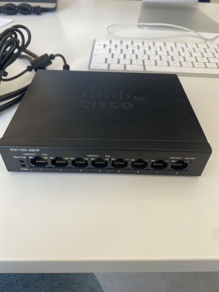 Cisco Hub & Switch: CISCO 8-port gigabit switch – Nuovo (secondo la descrizione) da Rüschlikon venduto da christin500