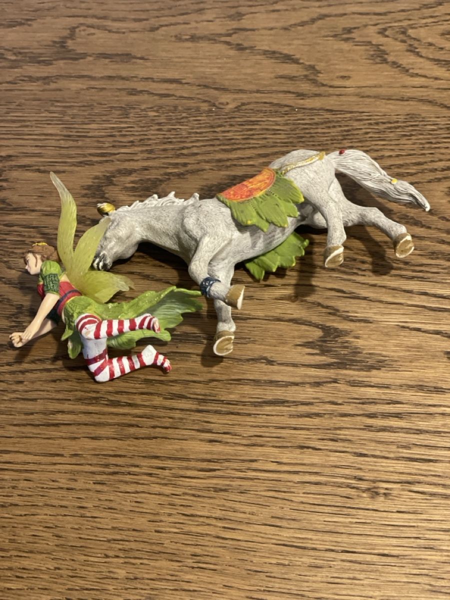 Schleich Statuette: Schleich Fee auf Pferd guter Zustand – Nuovo (secondo la descrizione) da Lyss venduto da Vandy19 7