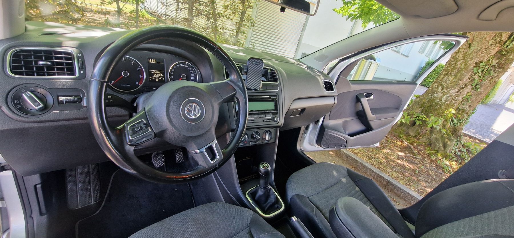 VW Automobili: VW Polo auf Verhandlungsbasis – Usato da Stäfa venduto da ina_5xw5 3
