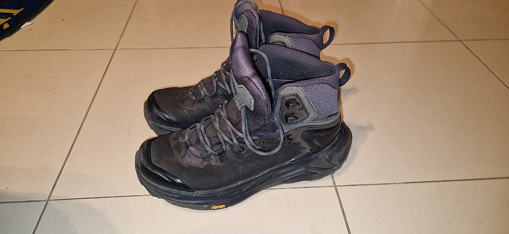 Chaussures hommes: Hoka Kaha 3 – D'occasion à Thônex par fbattiaz 1