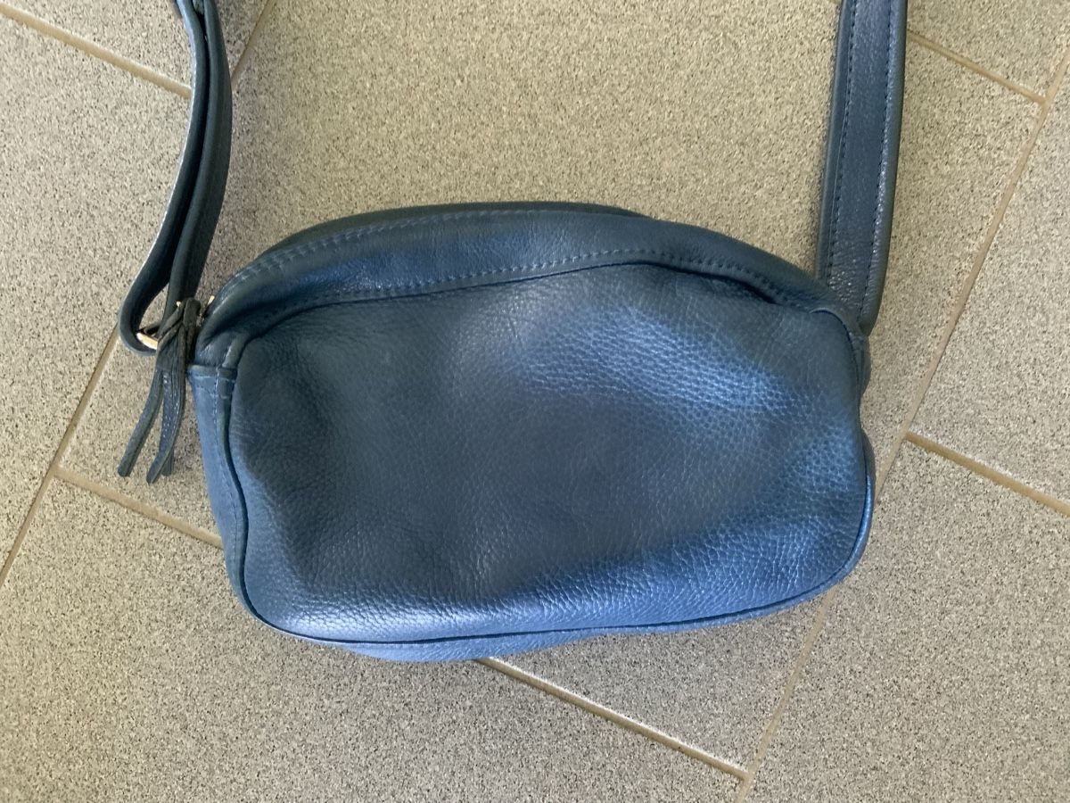 Fiona Losinger Borse da donna: Pochette von Fiona Losinger – Usato da Bern venduto da surfboard 1