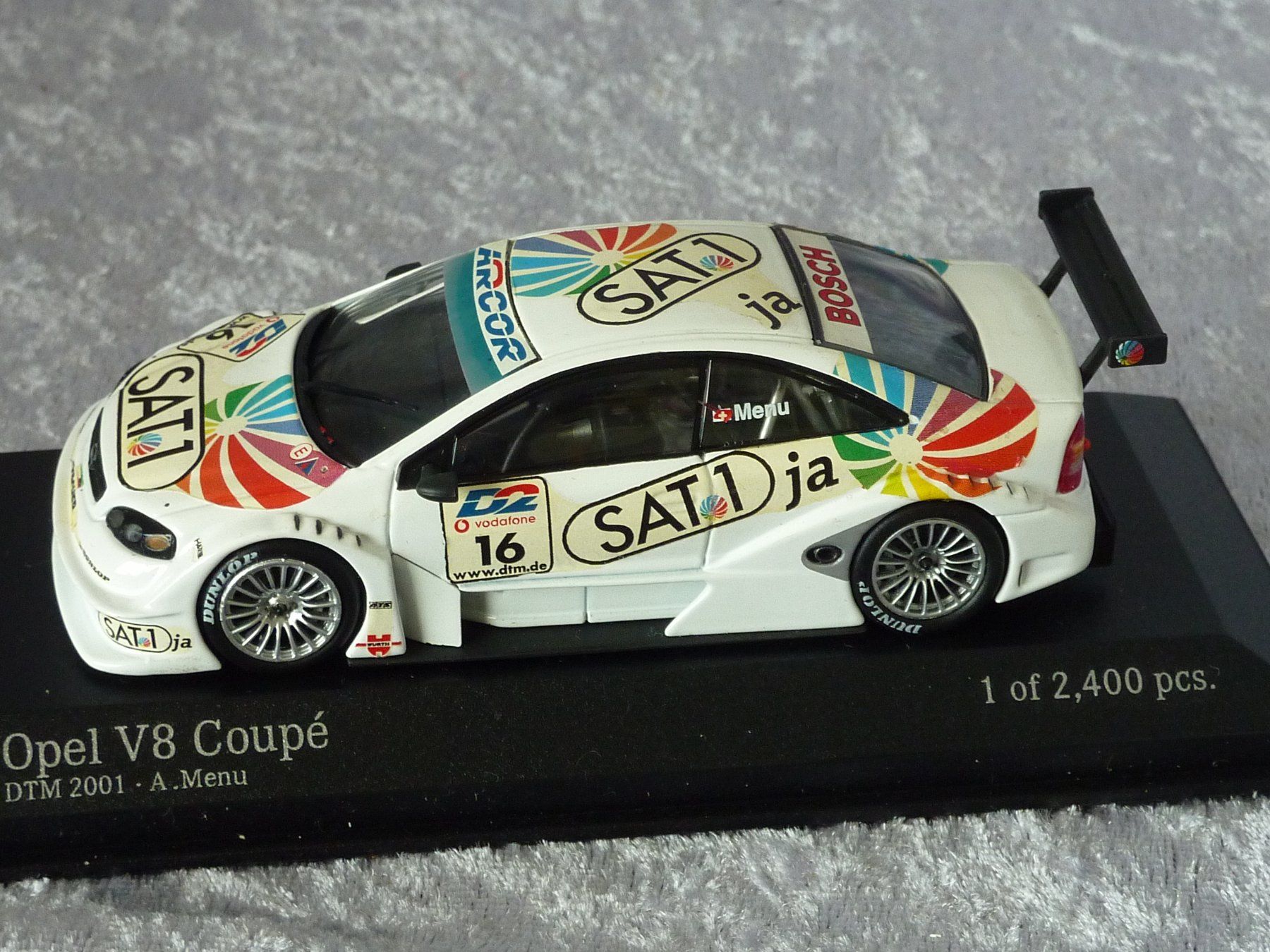 Minichamps Modellini d'auto: Opel V8 Coupe # 16 DTM 2001  1:43 – Nuovo e nell'imballaggio originale da Dürrenäsch venduto da modellautos4you 2