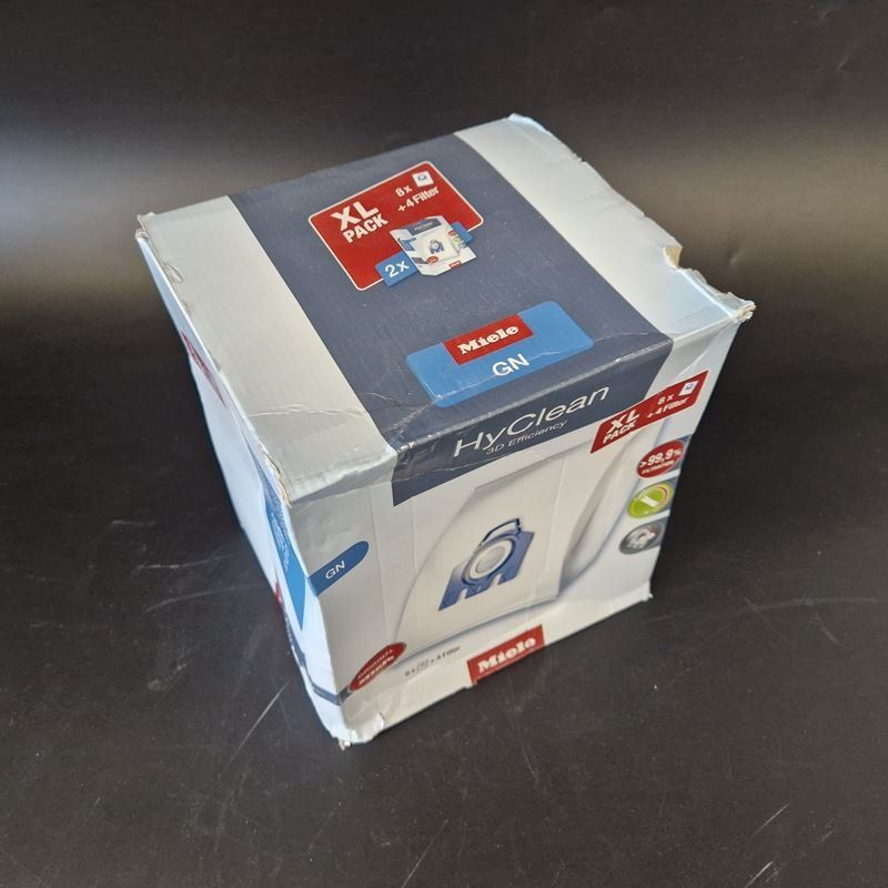 Miele Altro per la casa: MIELE HyClean 8x Staubsaugersäcke + 4 Filter – Usato da Muhen venduto da Restwert_Muhen 8