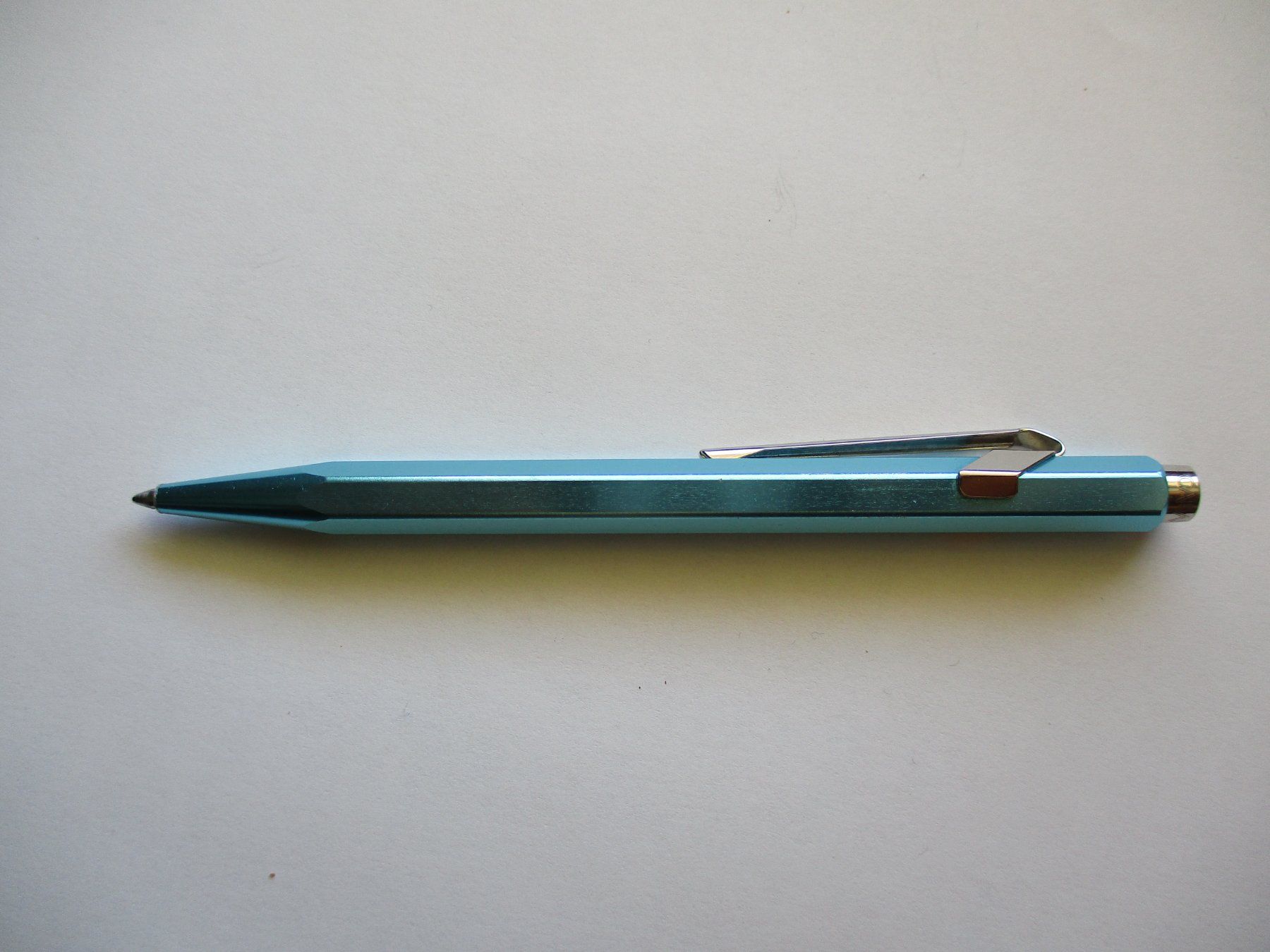Caran D'Ache Penna & Evidenziatori: Stylo Caran d'Ache 849 turquoise – Usato da La Sarraz venduto da vic_v6kz 3