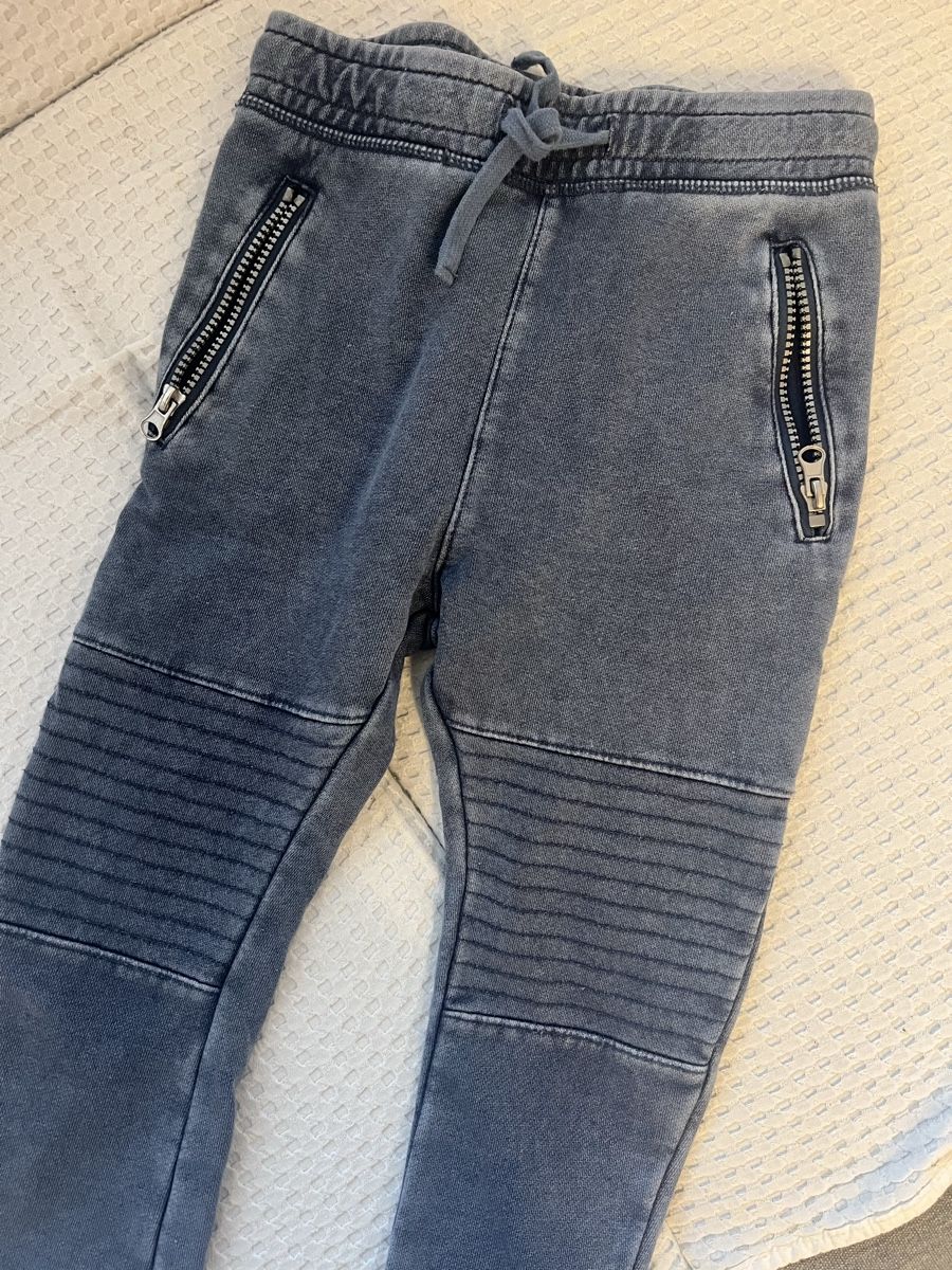 H&M Pantaloni: H&M TRAINERHOSE JOGGER BLAU GR 116 – Usato da Basel venduto da theo-g77 1